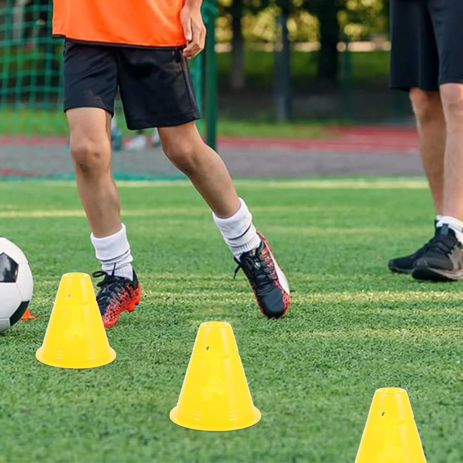 Soccer Cones 10pcs Sports Training Agility Field Marker Outdoor Football Training Cones Obstacles Traffic Training Cones for Soccer Basketball Drills Training Red